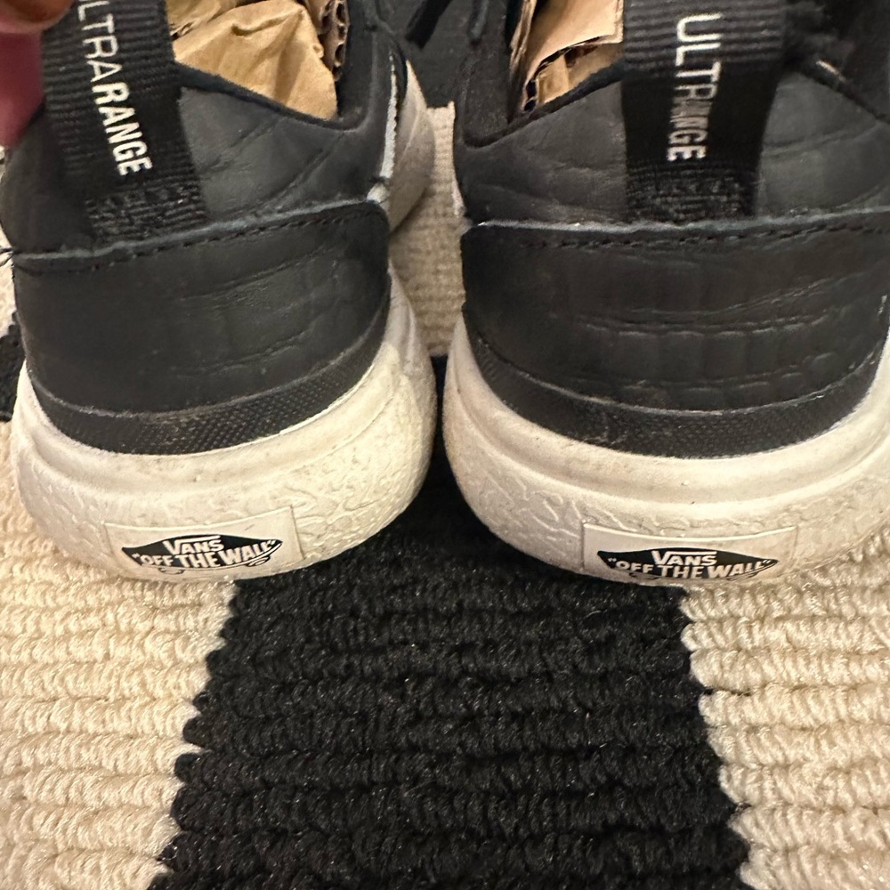 Vans Ultra Cush- Black & White Leather Womens Size 5 - Picture 3 of 5